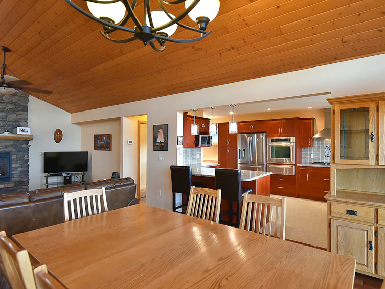 6371 Samron Road, Sechelt, BC, V7Z 0N6 - 14