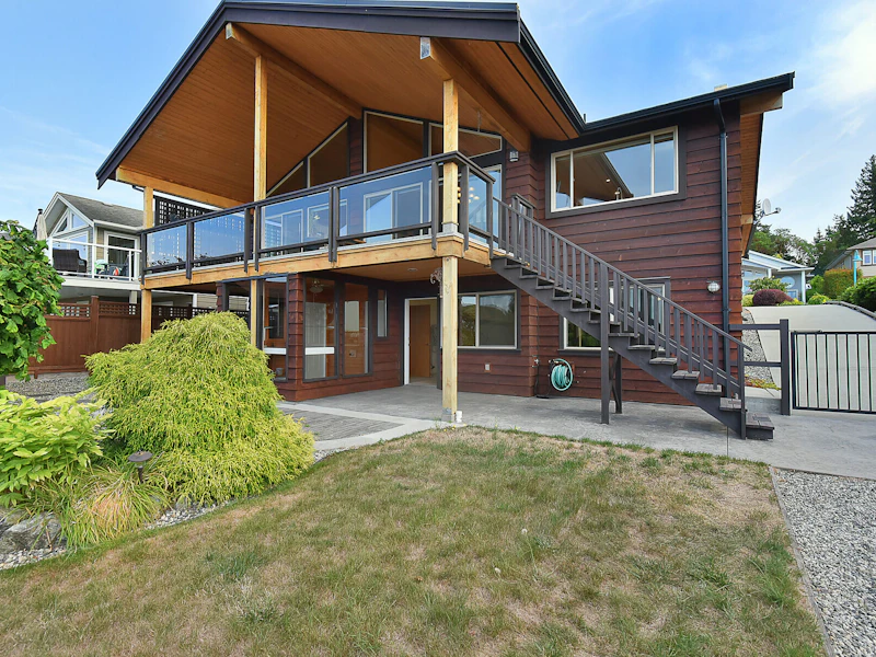 6371 Samron Road, Sechelt BC