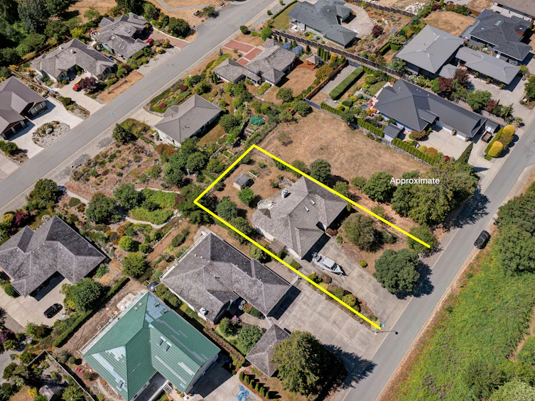 6183 Oracle Road, Sechelt, BC, V7Z 0N7 - 3