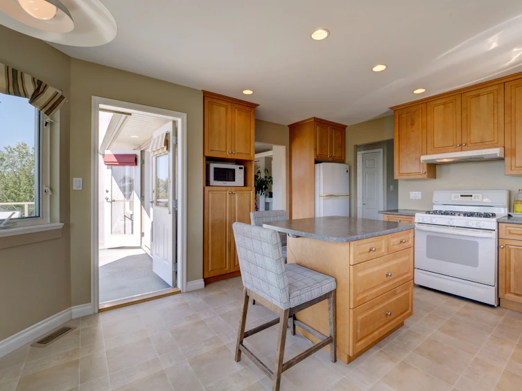 6183 Oracle Road, Sechelt, BC, V7Z 0N7 - 16