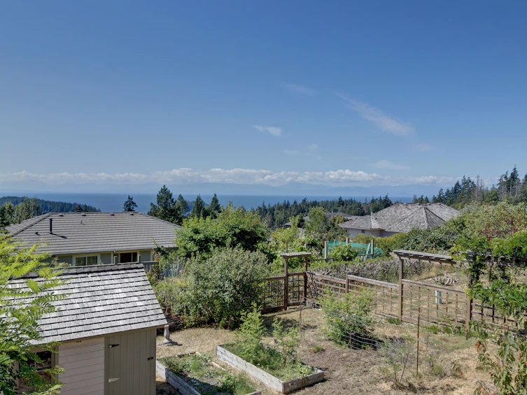 6183 Oracle Road, Sechelt, BC, V7Z 0N7