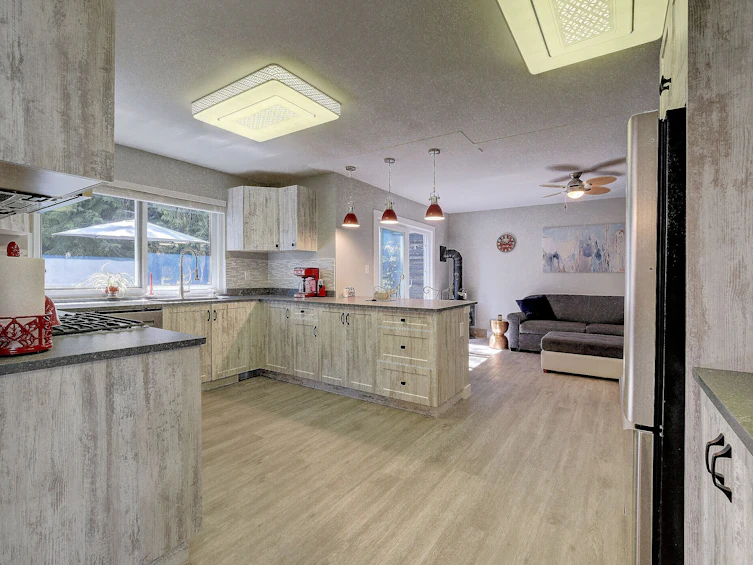 7843 Eagle Drive, Halfmoon Bay, BC, V7Z 1A3 - 3