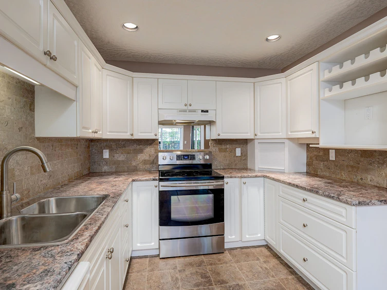 9639 Second Street, Sidney, BC, V8L 3C3 - 15