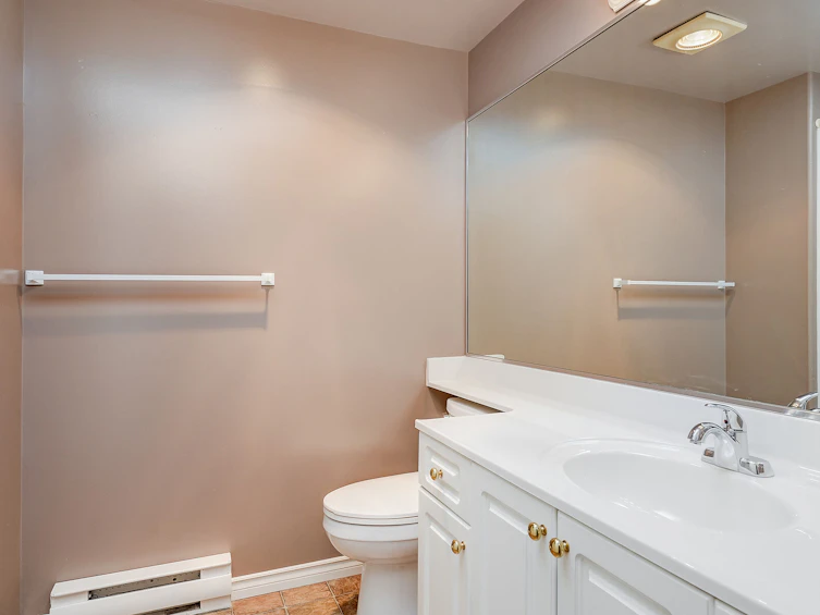 9639 Second Street, Sidney, BC, V8L 3C3 - 13