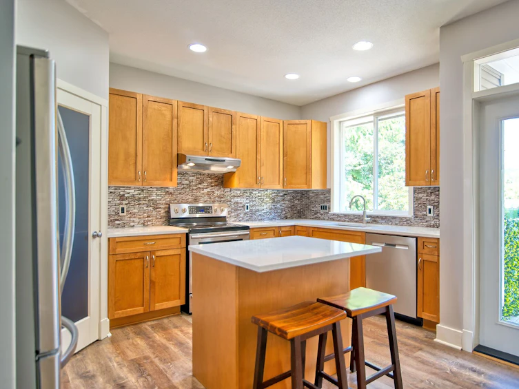 6390 Samron Road, Sechelt, BC, V7Z 0N6 - 8