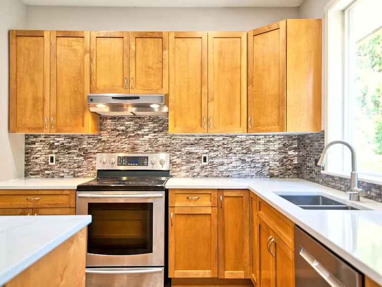 6390 Samron Road, Sechelt, BC, V7Z 0N6 - 9