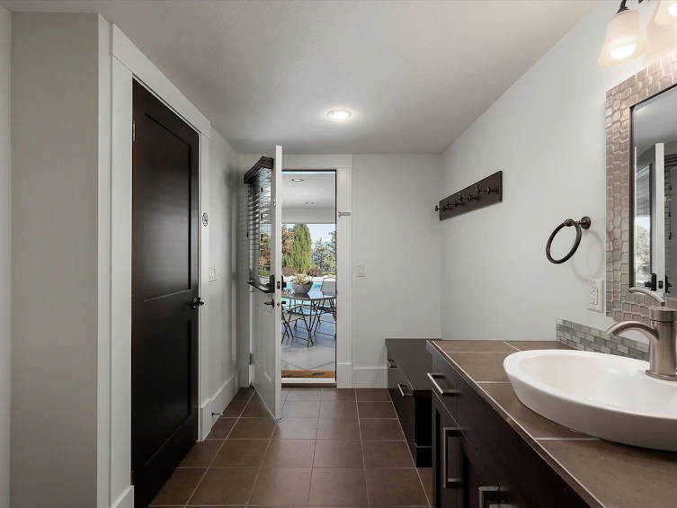 2523 Hillsborough Road, West Kelowna, BC, V1Z 3E8 - 33