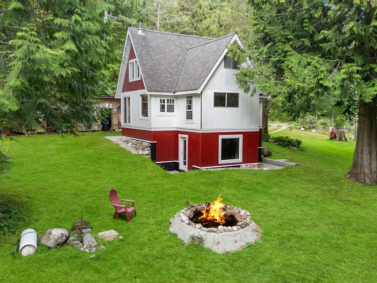 6121 Golf Course Road, Sechelt, BC, V7Z 0R2 - 6