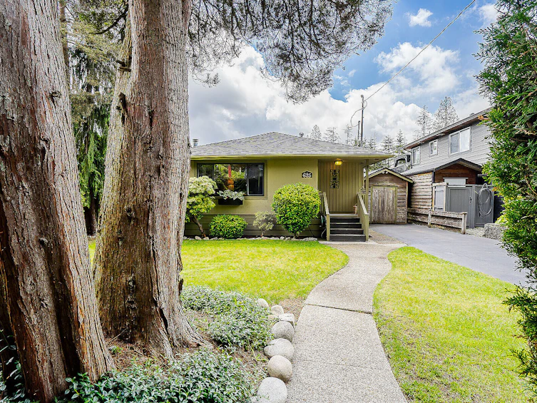 625 E 22nd Street, North Vancouver, BC, V7L 3E1 - 3