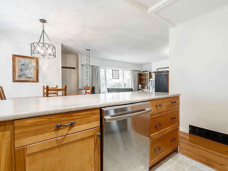 625 E 22nd Street, North Vancouver, BC, V7L 3E1 - 15