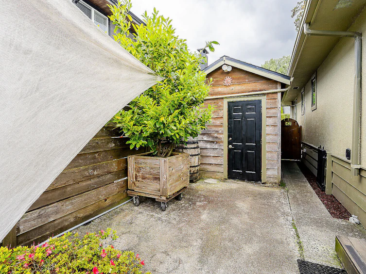 625 E 22nd Street, North Vancouver, BC, V7L 3E1 - 28