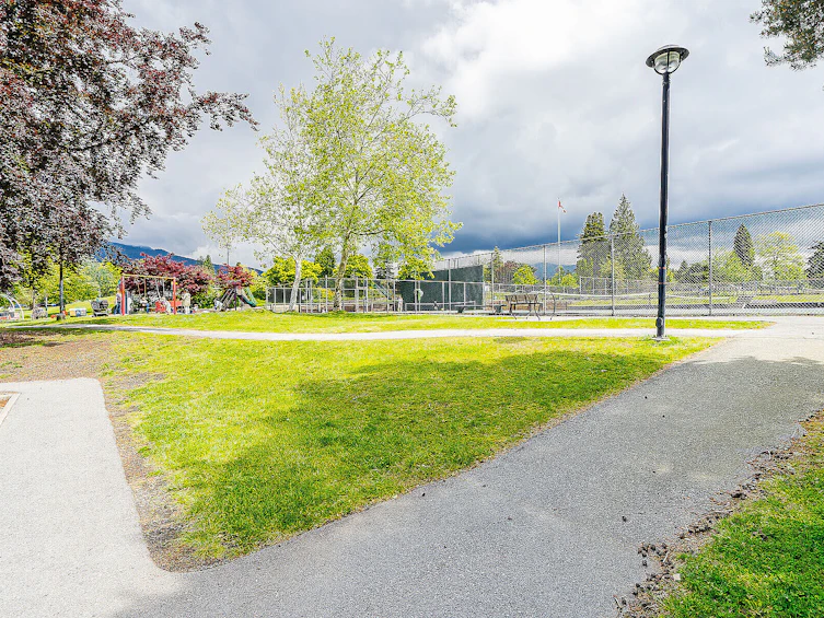 625 E 22nd Street, North Vancouver, BC, V7L 3E1 - 34