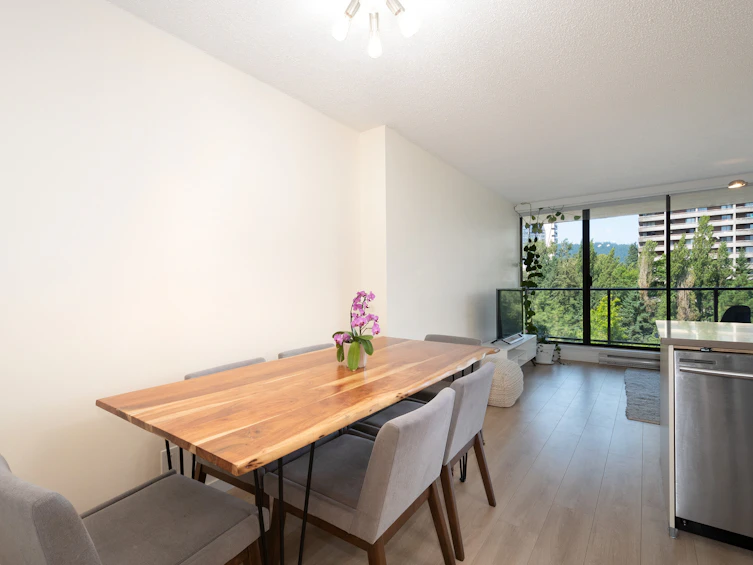 907-3970 Carrigan Court, Burnaby, BC, V3N 4S5 - 3