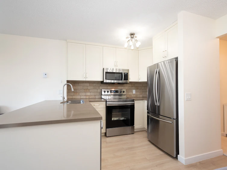 907-3970 Carrigan Court, Burnaby, BC, V3N 4S5 - 19