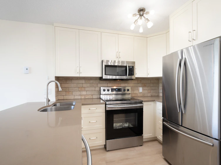 907-3970 Carrigan Court, Burnaby, BC, V3N 4S5 - 20