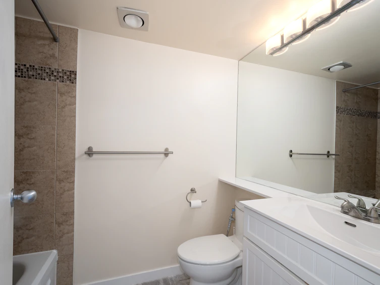907-3970 Carrigan Court, Burnaby, BC, V3N 4S5 - 36