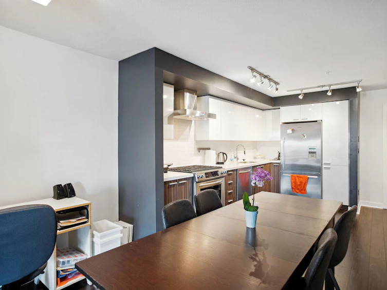 205-2888 E 2nd Avenue, Vancouver, BC, V5M 0B9 - 4