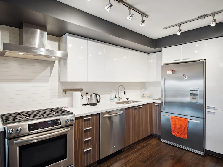 205-2888 E 2nd Avenue, Vancouver, BC, V5M 0B9 - 5