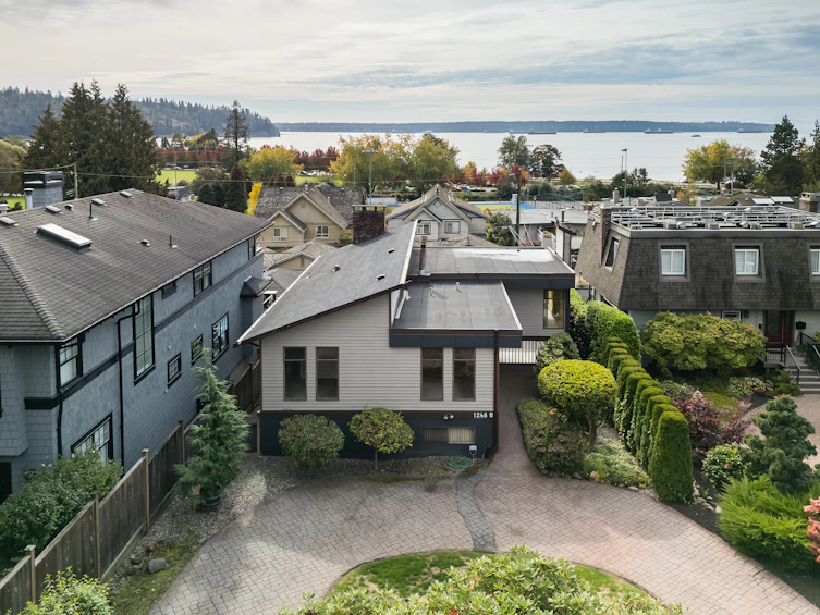 1248 Keith Road, West Vancouver, BC, V7T 1M9 - 2