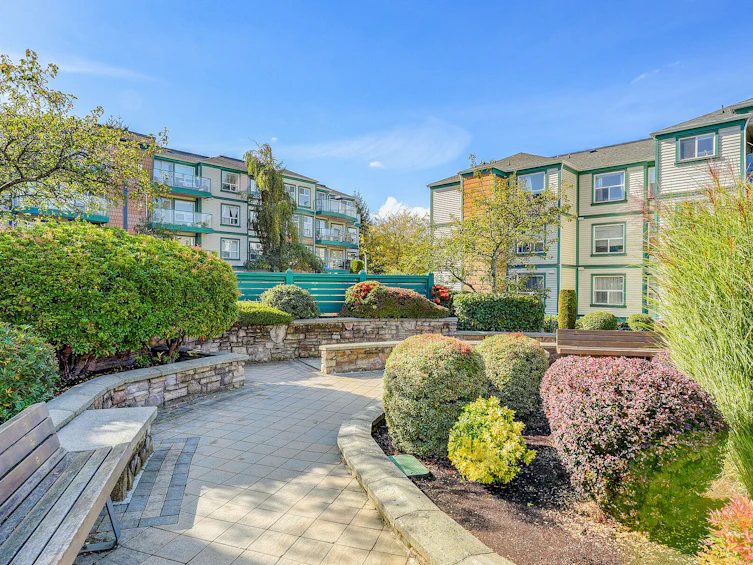 212-898 Vernon Avenue, Saanich, BC, V8X 2W6 - 2
