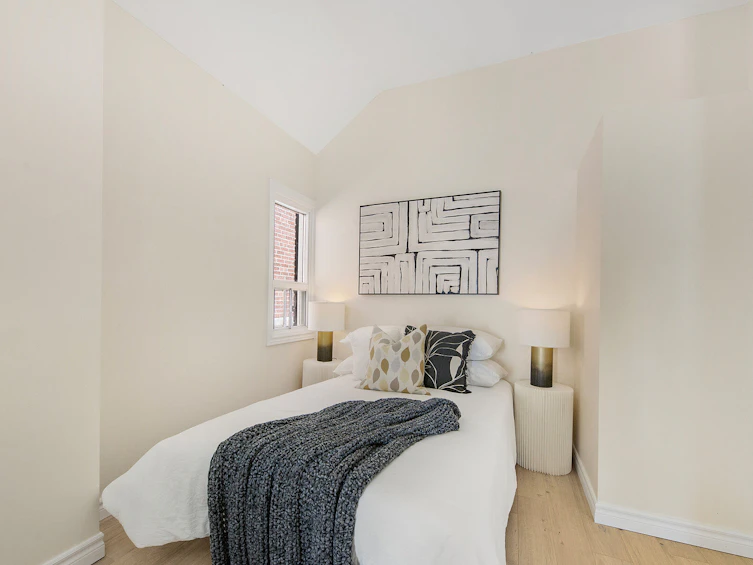 70 Dunraven Drive, Toronto, ON, M6M 1H2 - 6