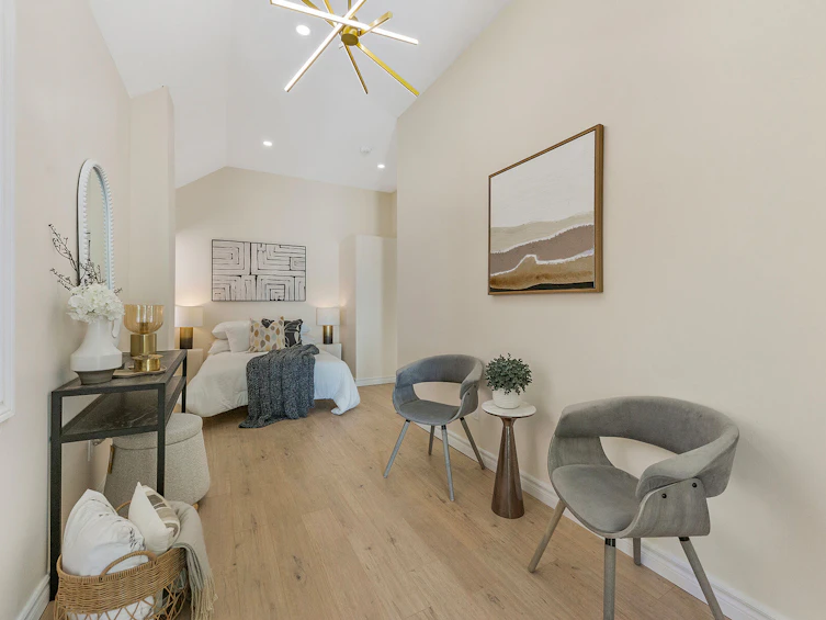 70 Dunraven Drive, Toronto, ON, M6M 1H2 - 7