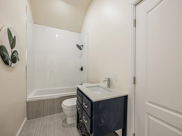 70 Dunraven Drive, Toronto, ON, M6M 1H2 - 9