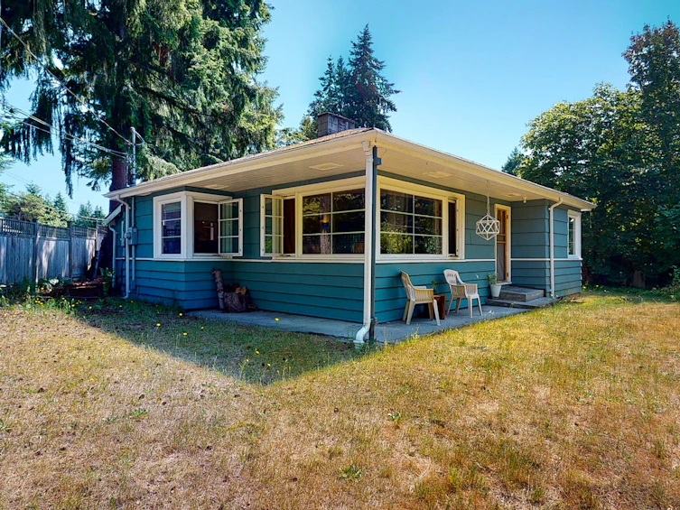 5724 E Porpoise Bay Road, Sechelt, BC, V0N 3A3 - 2