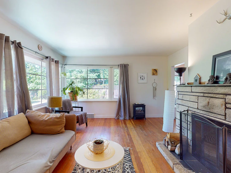 5724 E Porpoise Bay Road, Sechelt, BC, V0N 3A3 - 4