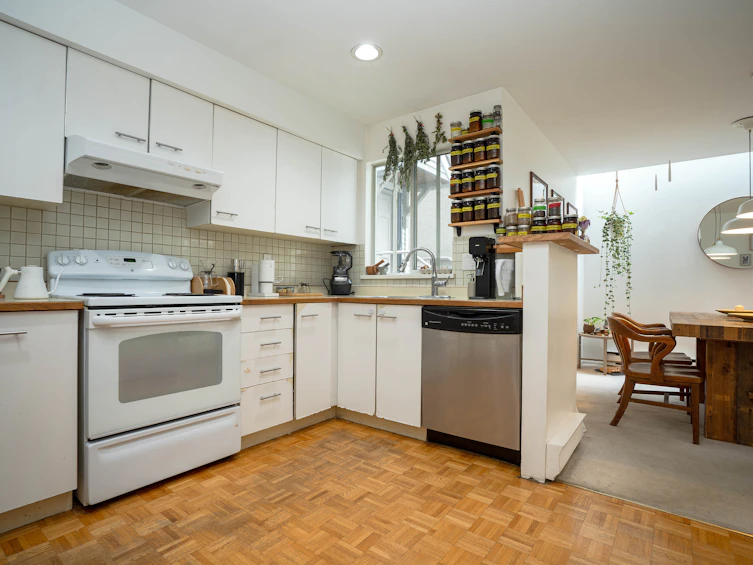 1344 Laburnum Street, Vancouver, BC, V6J 3W3 - 13
