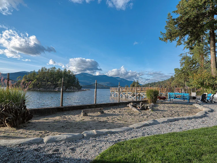 7629 Sechelt Inlet Road, Sechelt, BC, V7Z 0C5 - 2