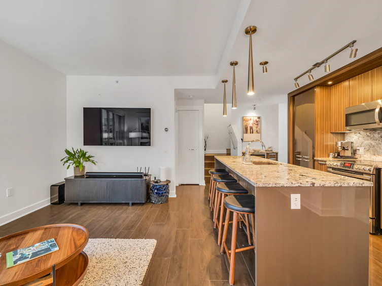 408-733 W 14th Street, North Vancouver, BC, V7M 0C6 - 10