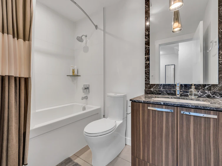 408-733 W 14th Street, North Vancouver, BC, V7M 0C6 - 15