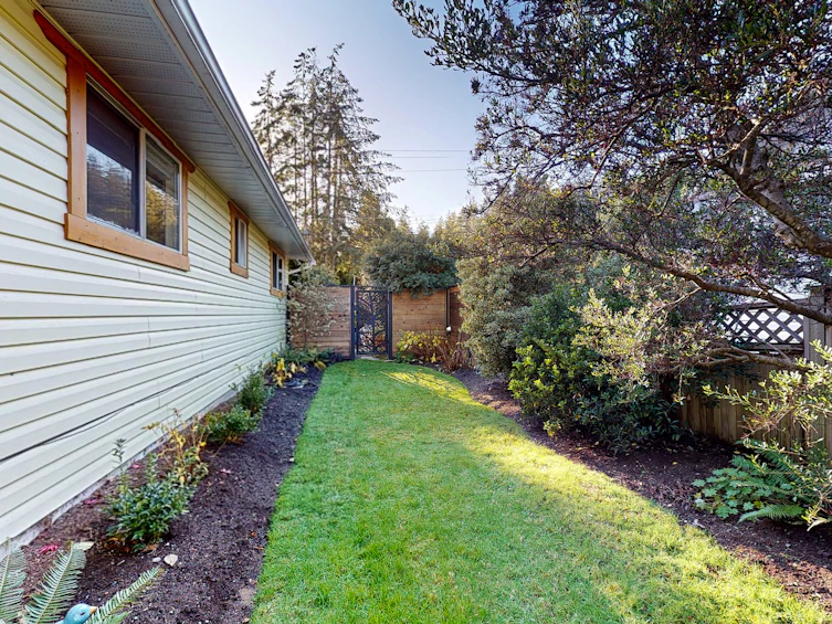5762 Surf Circle, Sechelt, BC, V0N 3A0 - 26