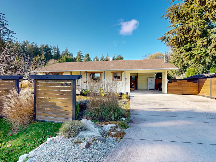 5762 Surf Circle, Sechelt, BC, V0N 3A0 - 2