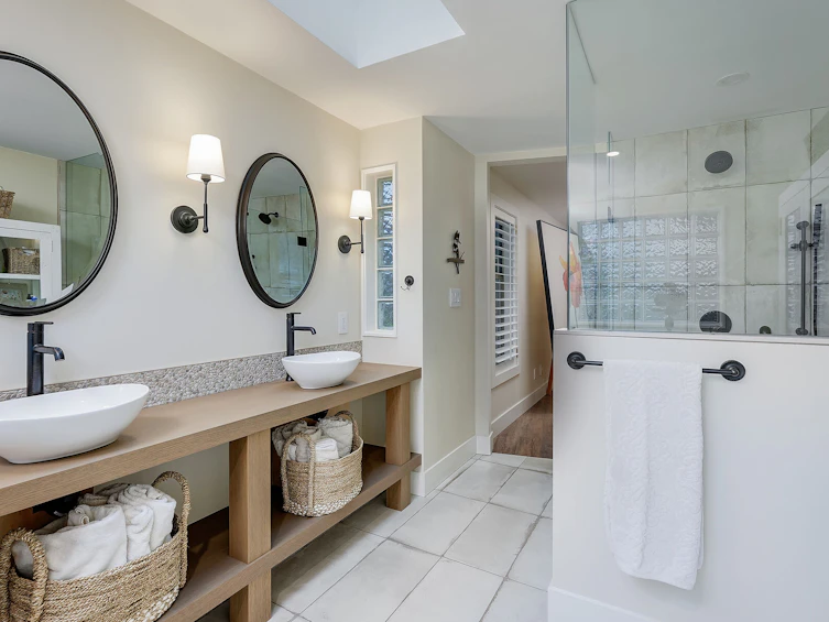 16-4360 Emily Carr Drive, Saanich, BC, V8X 4Y4 - 30