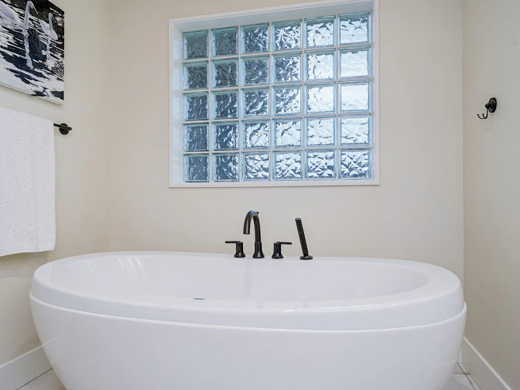16-4360 Emily Carr Drive, Saanich, BC, V8X 4Y4 - 29