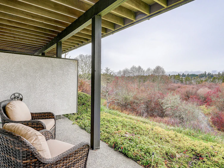 16-4360 Emily Carr Drive, Saanich, BC, V8X 4Y4 - 40