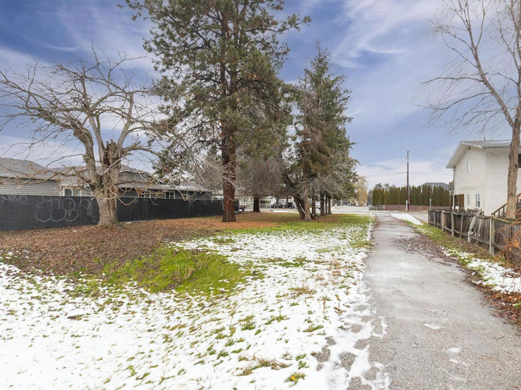 165 Mccurdy Road, Kelowna, BC, V1X 2P1 - 2