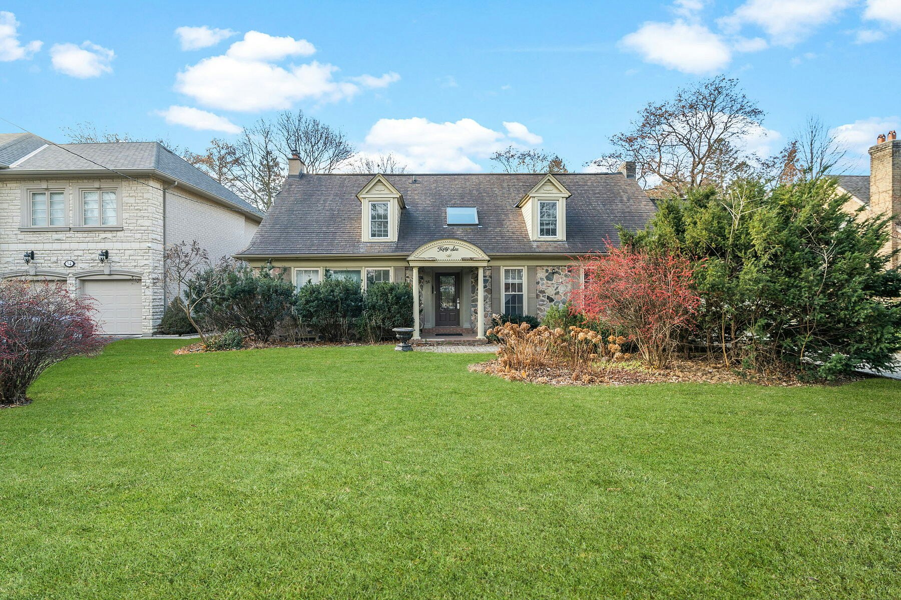 56 Edgehill Road, Toronto, ON, M9A 4N5