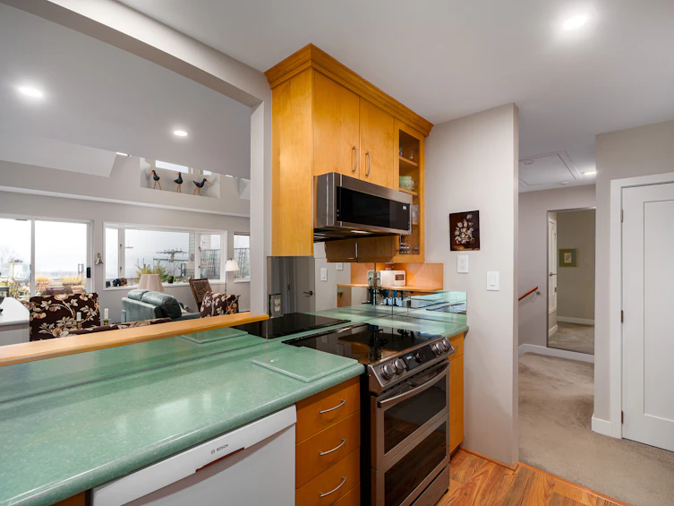 2407 W 1st Avenue, Vancouver, BC, V6K 1G6 - 9