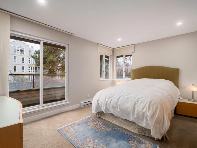 2407 W 1st Avenue, Vancouver, BC, V6K 1G6 - 11