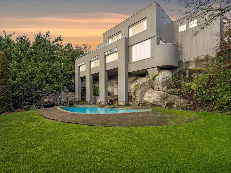 4655 Woodgreen Drive, West Vancouver BC V7S 2V4