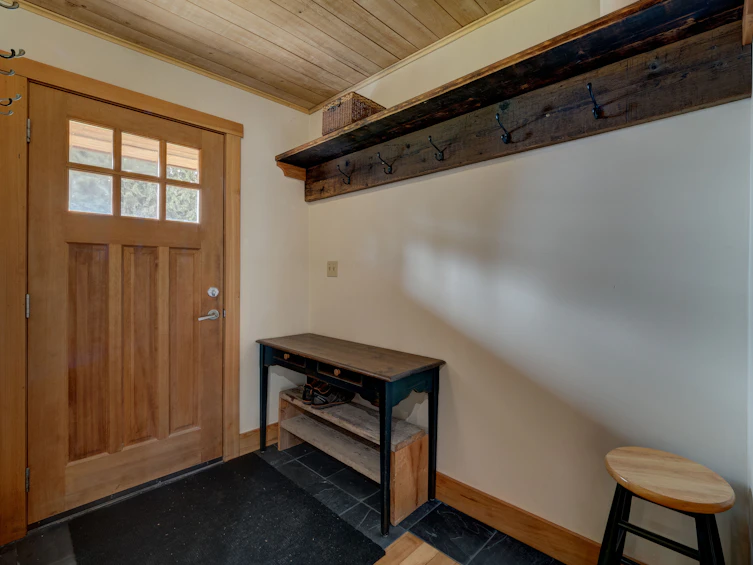 7822 Redrooffs Road, Halfmoon Bay, BC, V7Z 1A4 - 4
