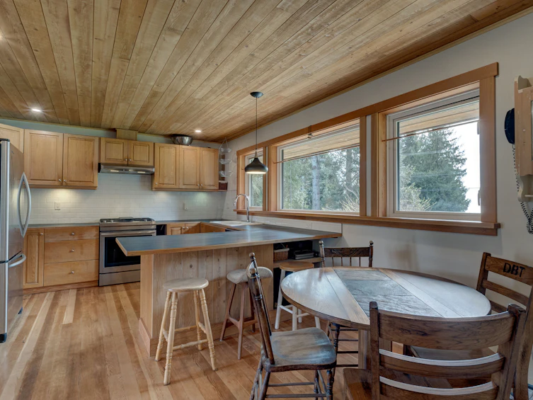 7822 Redrooffs Road, Halfmoon Bay, BC, V7Z 1A4 - 11