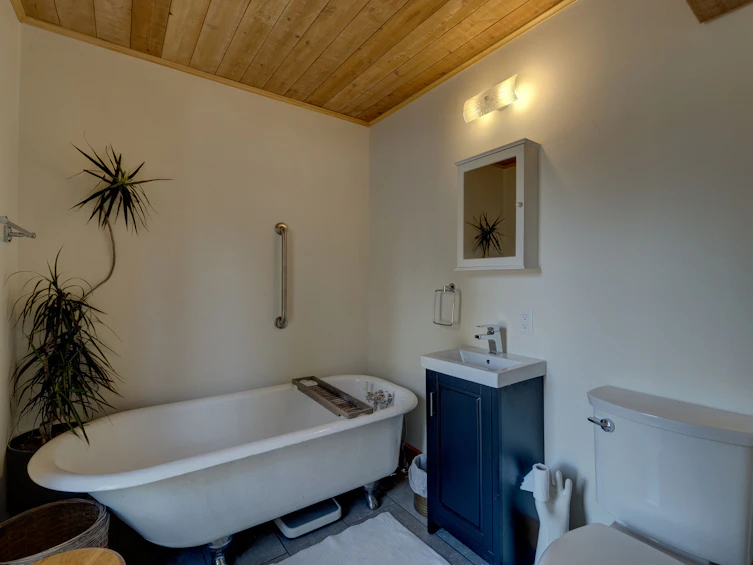 7822 Redrooffs Road, Halfmoon Bay, BC, V7Z 1A4 - 22