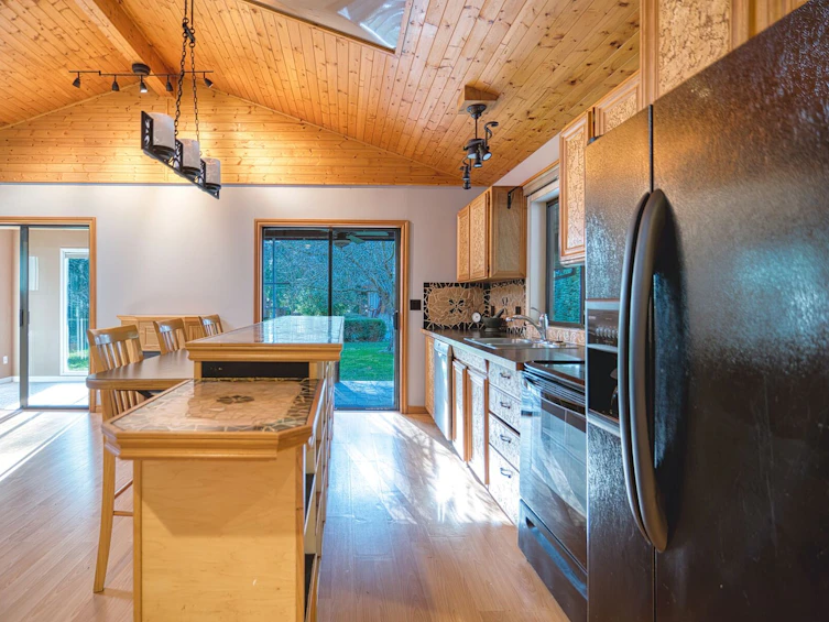 7858-7860 Redrooffs Road, Halfmoon Bay, BC, V7Z 1A4 - 12