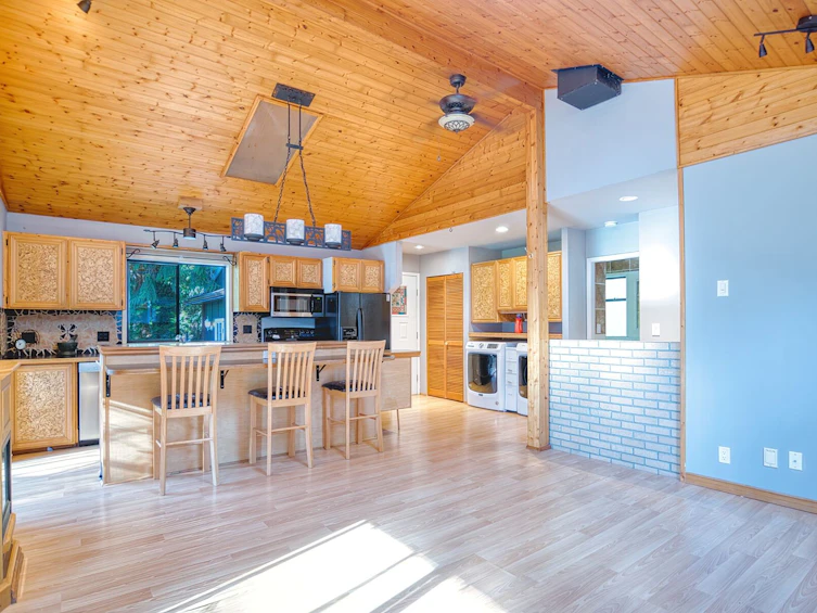 7858-7860 Redrooffs Road, Halfmoon Bay, BC, V7Z 1A4 - 14
