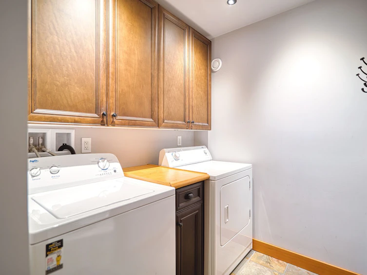 7858-7860 Redrooffs Road, Halfmoon Bay, BC, V7Z 1A4 - 36