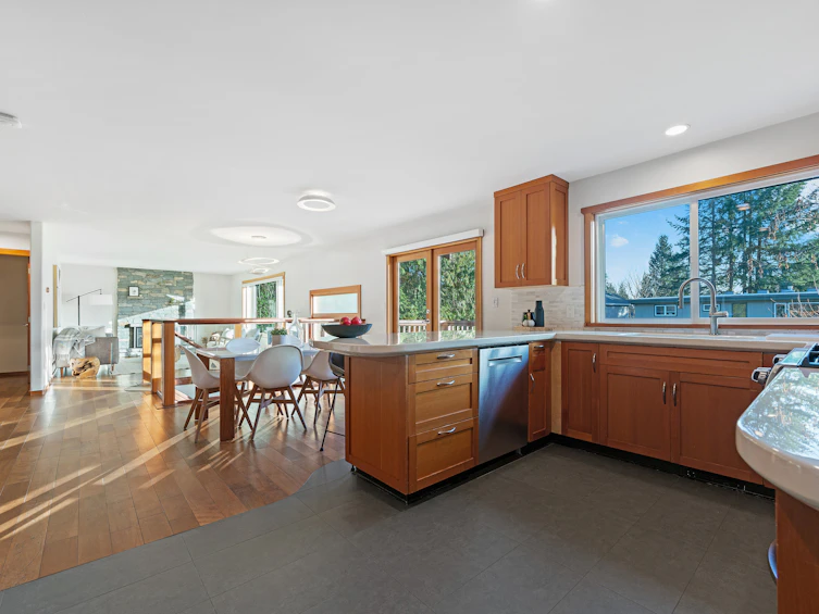 1668 Pierard Road, North Vancouver, BC, V7J 1Y2 - 16